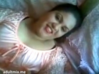 Чувак трахает жирную арабку между ее складок в киску