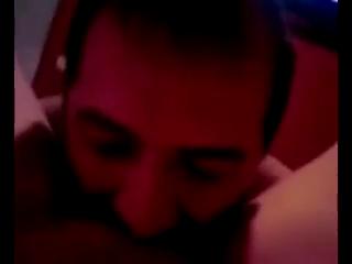 Армянин лижет влажную пизду своей подружки, армянский секс, армянское порно, ебет армянку, uzbum.su