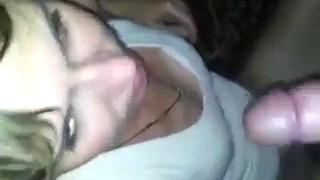 Домашнее порно сексуальной жены в комнате, домашнее порно, глубокий минет, куни, сочная писька, кончает в рот, uzbum.su