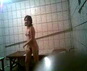 В душе на скрытую камеру казах порет супругу, казахское порно, казахский минет, казашка сосет, uzbum.su