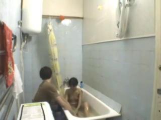 Секс в ванной не отменяет прекрасного удовольствия, киргизи, в ванной, голые, секс, молодые, ххх, uzbum.su