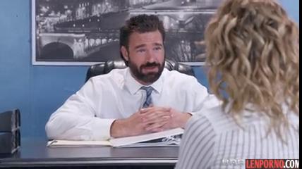 HD босс отодрал в офисе секрутаршу, порно звезды, трахнул секретаршу, кончил в рот, uzbum.su