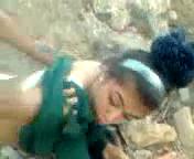 Залез на таджичку сзади, Молодые таджики собрались на поле и с одной девочки сняли штаны и начали трахать сзади, uzbum.su