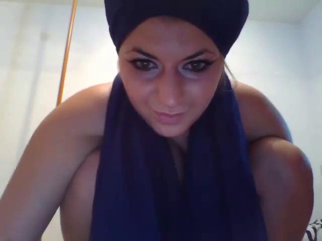 Ненасытная турчанка оседлала резиновый член, турецкий секс, трахнул турчанку, турчанка сосет член, сиськи турчанки, uzbum.su