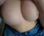 Голенькая пышная молоденькая узбечка, Молодой узбек снял на камеру свою подружку с большими сиськами и красивой киской, он снял с нее почти всю одежду и заснял все ее прелести на мобильник, uzbum.su