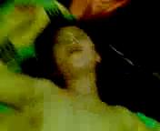 Пьяные узбеки устроили секс вечер на камеру, Молодая узбечка говорит не снимать ее но парень продолжает снимать пьяную голую девушку и трахает ее на кровати, uzbum.su