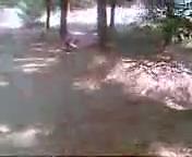 Реальный запал узбеков в саду, Люди в форме незаметно подкрались с камерой к молодой парочке которые нагло трахались постелив под себя простыню, их прервали прямо в момент полового акта, uzbum.su