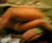 Узбек ломает на секс пьяную подружку, Молодые узбеки собрались и выпили немного и один узбек напоив свою знакомую и решил трахнуть ее, но она ломалась как могла и в итоге отдалась ему, uzbum.su