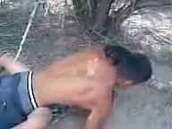 Ебут бичуху на поле, Два друга, узбека, подцепили, на улице, бичиху, узбечку. Узбеки, трахают, бичиху, по очереди, вставляя, свои члены, в раздолбанную, киску, бичихи, узбечки, uzbum.su