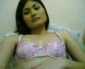 Грудастая студентка на кровати теребит писечку, узбекский секс, трахает узбечку, кончил в узбечку, узбечка занимается сексом, uzbum.su