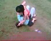 Изнасиловали девушку за драку, Узбечка, сначала, побила, одну, девочку, в горах, но потом, пришли, братья, этой, побитой, девочки, трое пацанов, держали, девочку, один, снимал, а четвертый, начал трахать, ее, она кричала, громко, молила, о помощи, но ей никто, не помог., uzbum.su