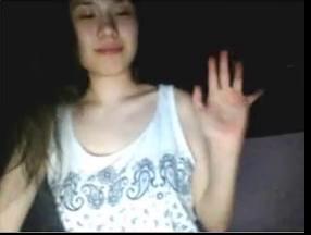 По вебкамере узбечка показывает свои сиськи, уз секс, показала сиськи, дрочит клитор, секс на камеру, uzbum.su