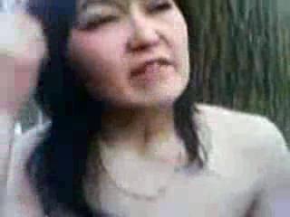 Поймал голую шлюху в лесу, Узбек, поймал, голую, проститутку на улице, и допрашивает, ее голую, uzbum.su