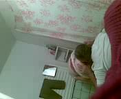 Свёкор и невестка на кухне ххх, Невестку, часто, насиловал, свёкор, но ей никто, не верил, и она решила, поставить, скрытую, камеру, когда, ее будет, еще раз, иметь, отец, мужа., uzbum.su