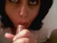 Узбечка крупным планом делает минет, узбекский минет, секс узбеков, узбечка сосет член, дал защеку узбечке, uzbum.su