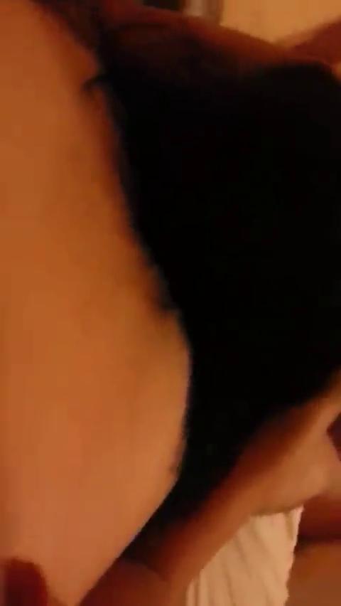 Узбечка отсосала хуй парню, Узбечка, голая, сосет, член, молодому, парню, и даже, не подозревает, что, ее снимает, на камеру, uzbum.su