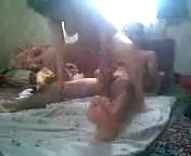 Узбеки занимаются сексом в разных позах, Молодые, узбеки, положили, камеру, на стол, и начали, трахаться, в разных, позах,, сначала, узбечка, была, сверху, потом, на нее залез, узбек, и начал, шпилить ее, uzbum.su