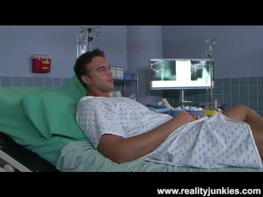 Японская медсестра трахается с пациентом, японский секс, трах в попку, кончил в жопу, анальные шалости, uzbum.su